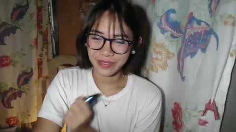 Karrie3 online show from February 13, 2026, 4:47 pm