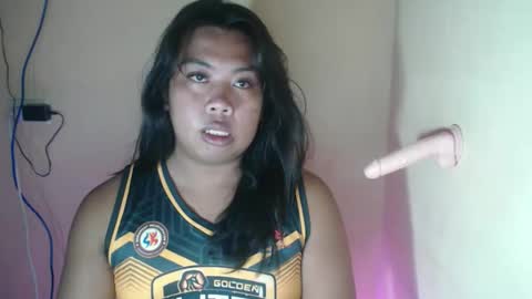 Layla3 online show from March 24, 2026, 1:43 am