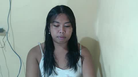 Layla3 online show from April 5, 2026, 12:13 pm