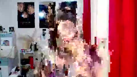 hoelymarie online show from May 31, 2026, 11:28 am
