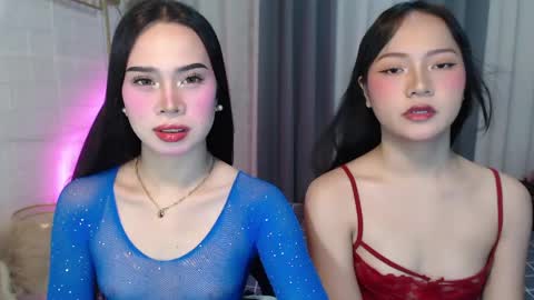 hoelymolly online show from June 7, 2026, 7:28 pm