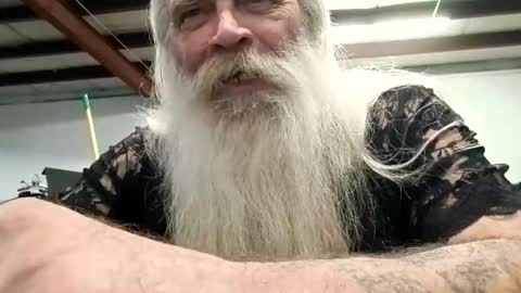 Snapshot of hogschlong63 chatting on October 26, 2025, 8:37 pm Hogschlong63 online show from October 26, 2025, 8:37 pm