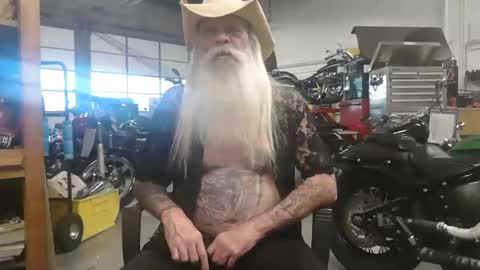 Snapshot of hogschlong63 chatting on November 2, 2025, 7:49 pm Hogschlong63 online show from November 2, 2025, 7:49 pm