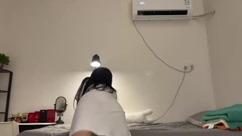 Snapshot of hola_sunflower chatting on September 28, 2025, 5:24 am amy online show from September 28, 2025, 5:24 am