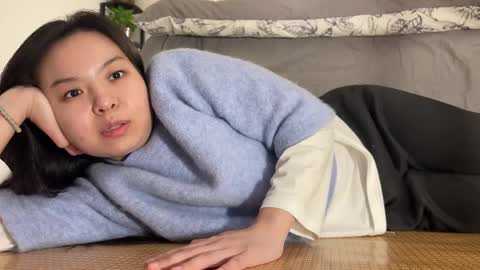 Snapshot of hola_sunflower chatting on November 28, 2025, 2:31 pm amy online show from November 28, 2025, 2:31 pm