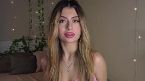 Moni Monica online show from November 2, 2025, 8:06 am