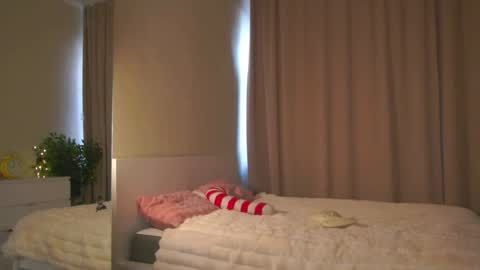 Moni Monica online show from April 5, 2026, 8:00 am