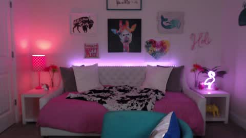 Holi Hurricane online show from September 20, 2025, 3:51 am