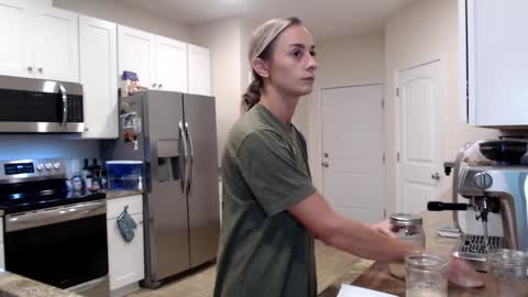 Holi Hurricane online show from September 22, 2025, 1:18 am