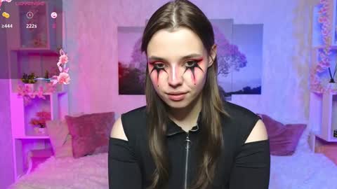 Lux online show from December 5, 2024, 5:06 pm