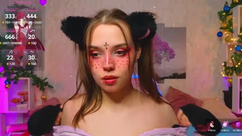 Lux online show from January 12, 2025, 5:33 pm