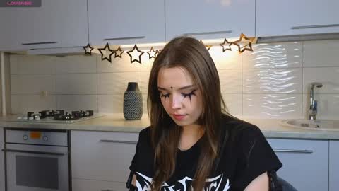 Lux online show from January 28, 2025, 9:19 pm