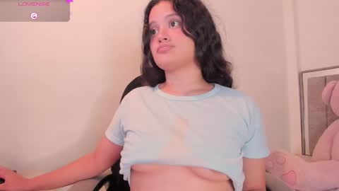 Snapshot of holly_16 chatting on February 22, 2026, 10:08 pm holly_16 online show from February 22, 2026, 10:08 pm