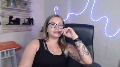 Holly online show from December 5, 2024, 9:39 am