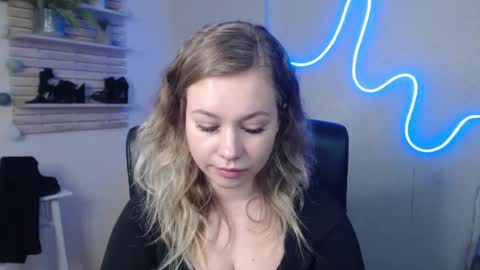 Holly online show from January 7, 2025, 7:31 am