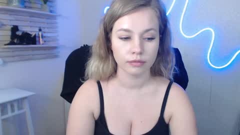 Holly online show from January 14, 2025, 9:35 am