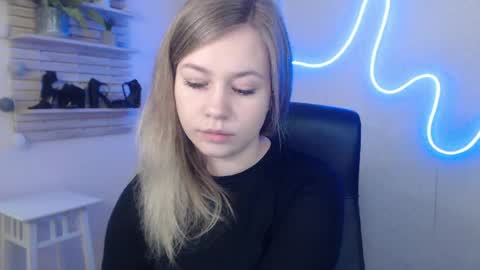 Holly online show from January 16, 2025, 3:23 am