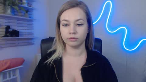 Holly online show from January 17, 2025, 9:39 am