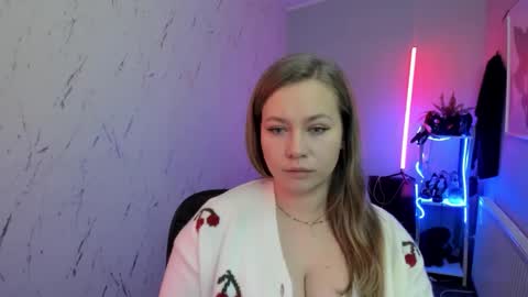 Holly online show from January 14, 2026, 8:25 pm