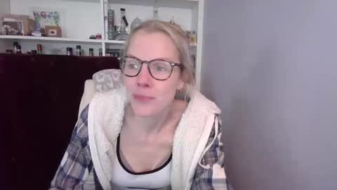 holly_bourbon online show from March 14, 2026, 6:46 pm