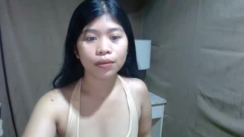 Snapshot of hollyapple_ chatting on February 3, 2026, 11:37 am HollyApple online show from February 3, 2026, 11:37 am