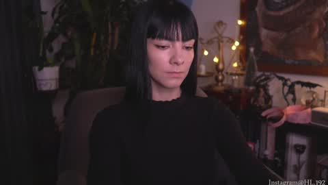 Holly Linder online show from December 14, 2025, 1:11 am