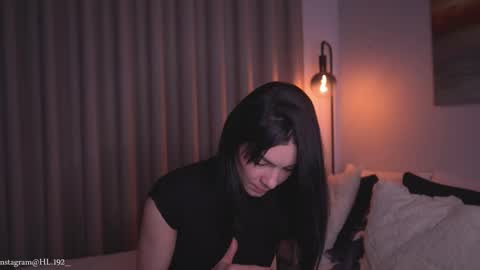 Holly Linder online show from March 18, 2026, 2:04 am