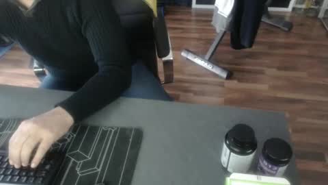 hollymollysucker online show from January 23, 2025, 11:58 am