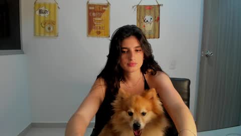 hollyshit_ online show from January 3, 2025, 2:43 am