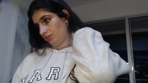 hollyshit_ online show from February 7, 2025, 11:55 pm