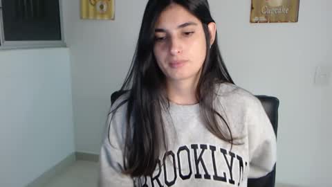 hollyshit_ online show from February 14, 2025, 12:09 am