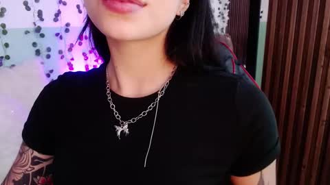 holly online show from December 20, 2024, 5:40 pm