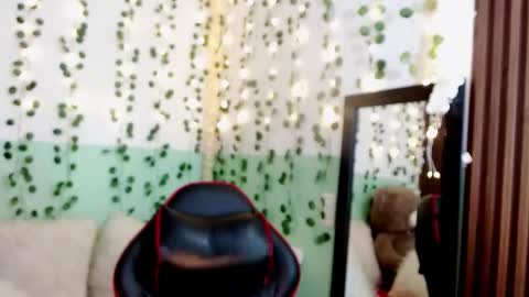 holly online show from January 3, 2025, 1:27 am