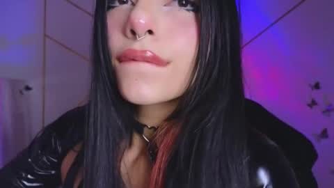 holly online show from October 9, 2025, 2:26 pm