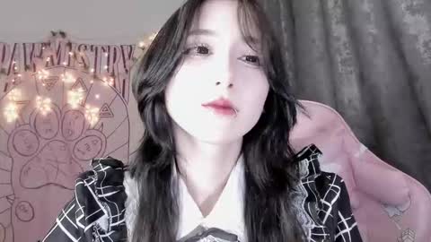 Ho Lee Sheet online show from October 10, 2025, 3:44 pm