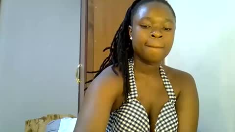 holy_ebony online show from May 22, 2026, 3:17 pm