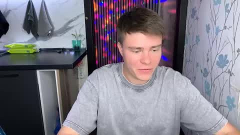 Snapshot of holy_eggs_00 chatting on September 10, 2025, 7:14 pm holy_eggs_00 online show from September 10, 2025, 7:14 pm