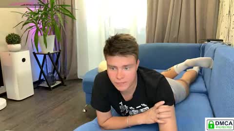 Snapshot of holy_eggs_00 chatting on September 14, 2025, 4:55 am holy_eggs_00 online show from September 14, 2025, 4:55 am