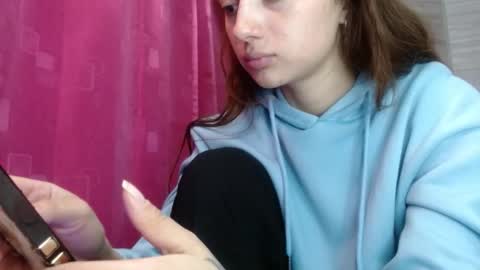 Juli online show from February 28, 2026, 4:02 am