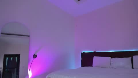 Snapshot of holy_khloe chatting on February 14, 2025, 6:56 am Kira Purrr online show from February 14, 2025, 6:56 am