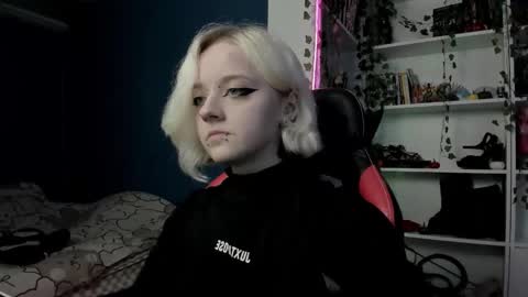 holy_mistresss online show from November 8, 2025, 9:31 am