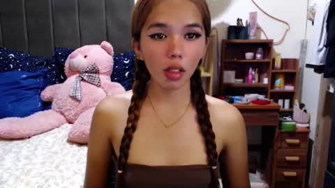 Snapshot of holy_molly1 chatting on March 16, 2026, 1:59 pm holy_molly1 online show from March 16, 2026, 1:59 pm