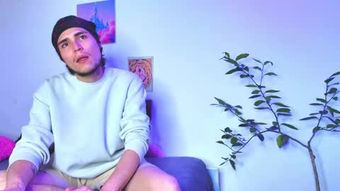Snapshot of holy_taby_ chatting on May 16, 2026, 8:18 pm online show from May 16, 2026, 8:18 pm