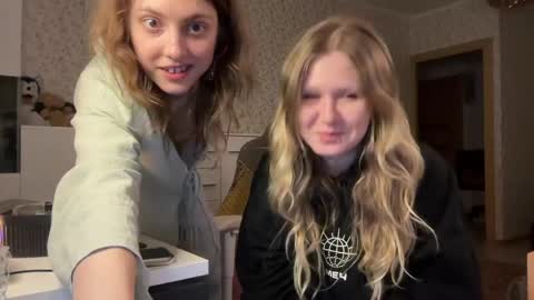 Snapshot of holydori chatting on May 25, 2026, 11:33 pm dori not holy get my tg channel with link from description under last photo online show from May 25, 2026, 11:33 pm