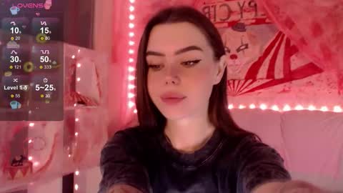 Mia online show from October 25, 2025, 3:36 am