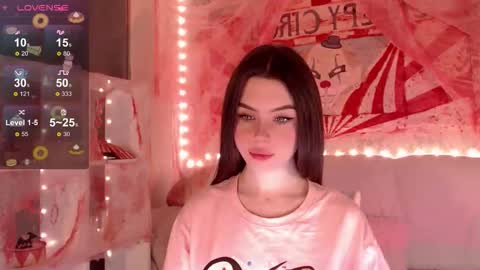 Mia online show from November 5, 2025, 3:17 am