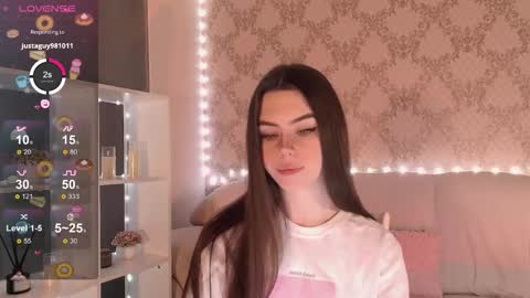 Mia online show from December 21, 2025, 3:24 am