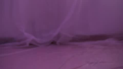 honeeeey_ online show from November 10, 2025, 9:47 pm