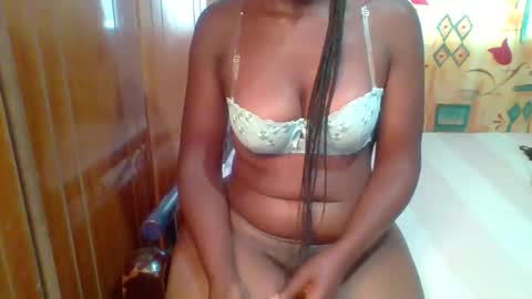 honey_beb online show from February 21, 2025, 5:02 am
