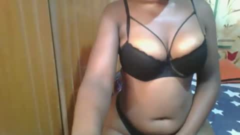honey_beb online show from February 23, 2025, 4:07 am